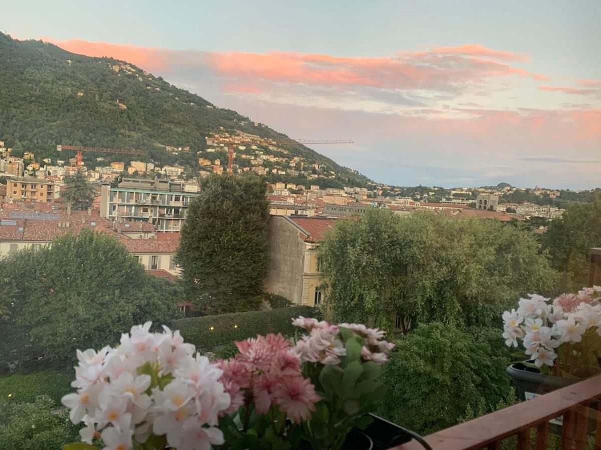 Maison 53 Incantevole Appartamento Vista Cattedrale Di Como Eksteriør billede